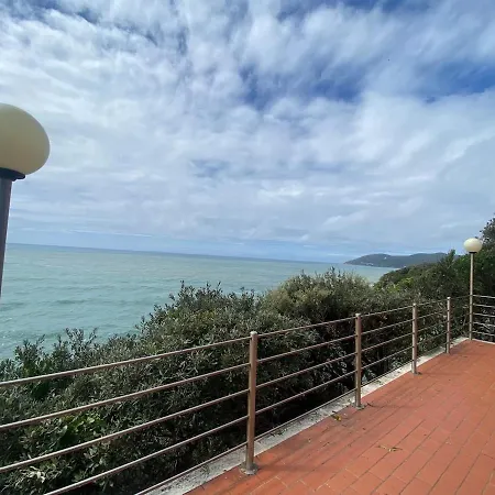 2-bedroom Tuscan Seafront - Private Seafront And Access To The Sea *