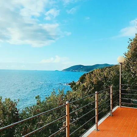 2-bedroom Tuscan Seafront - Private Seafront And Access To The Sea * רוזיניאנו מריטימו